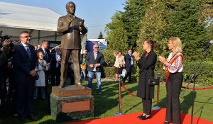 Rainier al III-lea de Monaco are statuie in Bucuresti Rainier al III-lea de Monaco are statuie in Bucuresti