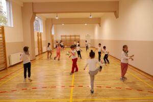 Nouă sală de sport pentru elevii Colegiului Național de Informatică „Matei Basarab” Nouă sală de sport pentru elevii Colegiului Național de Informatică „Matei Basarab”
